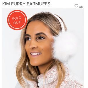 FRANCESCA’S KIM FURRY EARMUFFS (BRAND NEW)